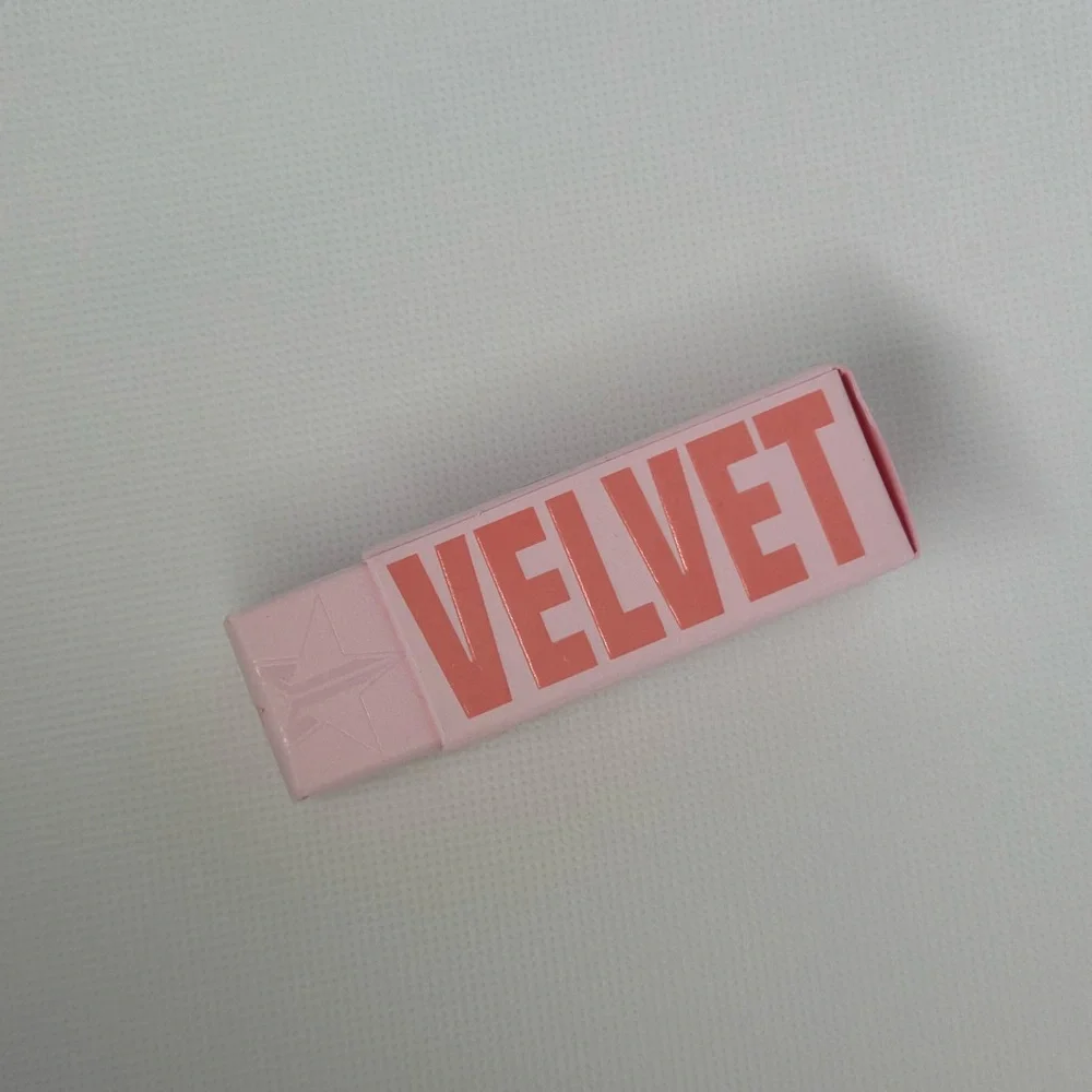 ONE IN STOCK🌟 JEFFREE STAR COSMETICS
Velvet Trap Lipstick (ANDROGYNY) - Picture 5 of 7